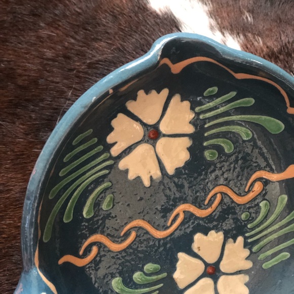 Mexican Pottery Floral Plate - Picture 6 of 11